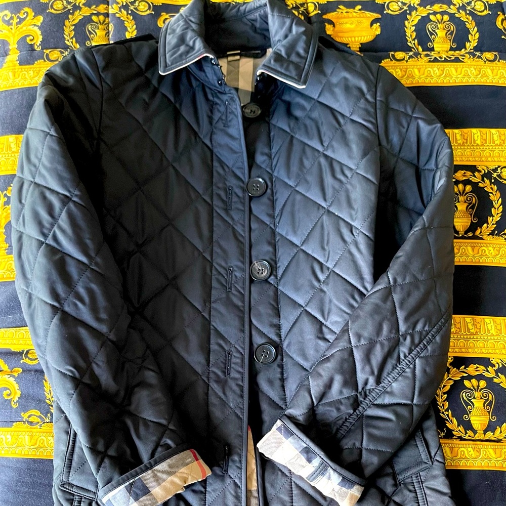 100% Authentic Burberry quilted jacket size XS like new Black